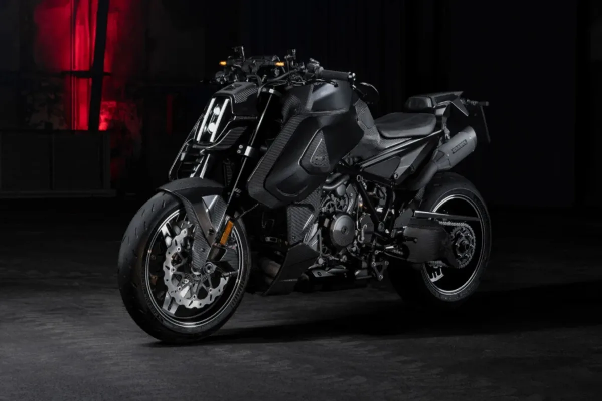 BRABUS 1400 R Signature Edition: Hyper Naked Sangar 190 HP