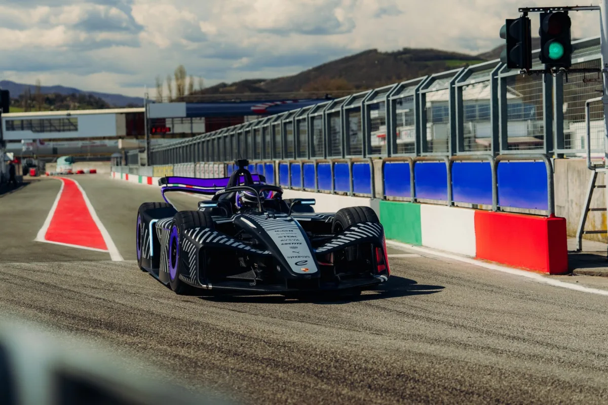 Porsche 975 RSE: 'Si Monster' Listrik Terbaru untuk Formula E