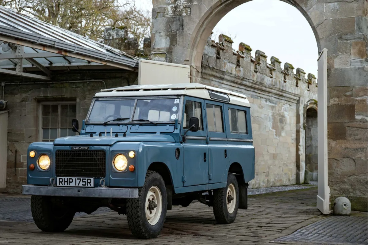 Land Rover Series III Stage 1 V8: Legenda SUV Tangguh