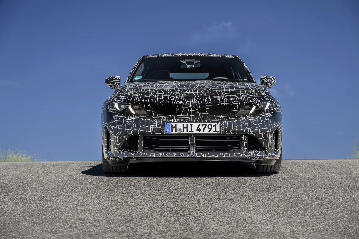 Terkuak! Rahasia Besar di Balik Kamuflase BMW Seri 3 Terbaru