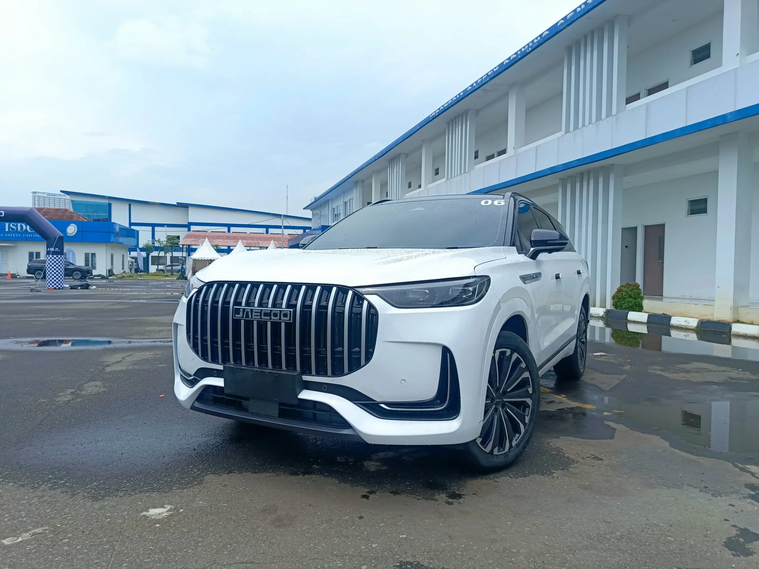 First Drive Jaecoo J8 SHS Ardis: Lengkap dan Sangat Potensial