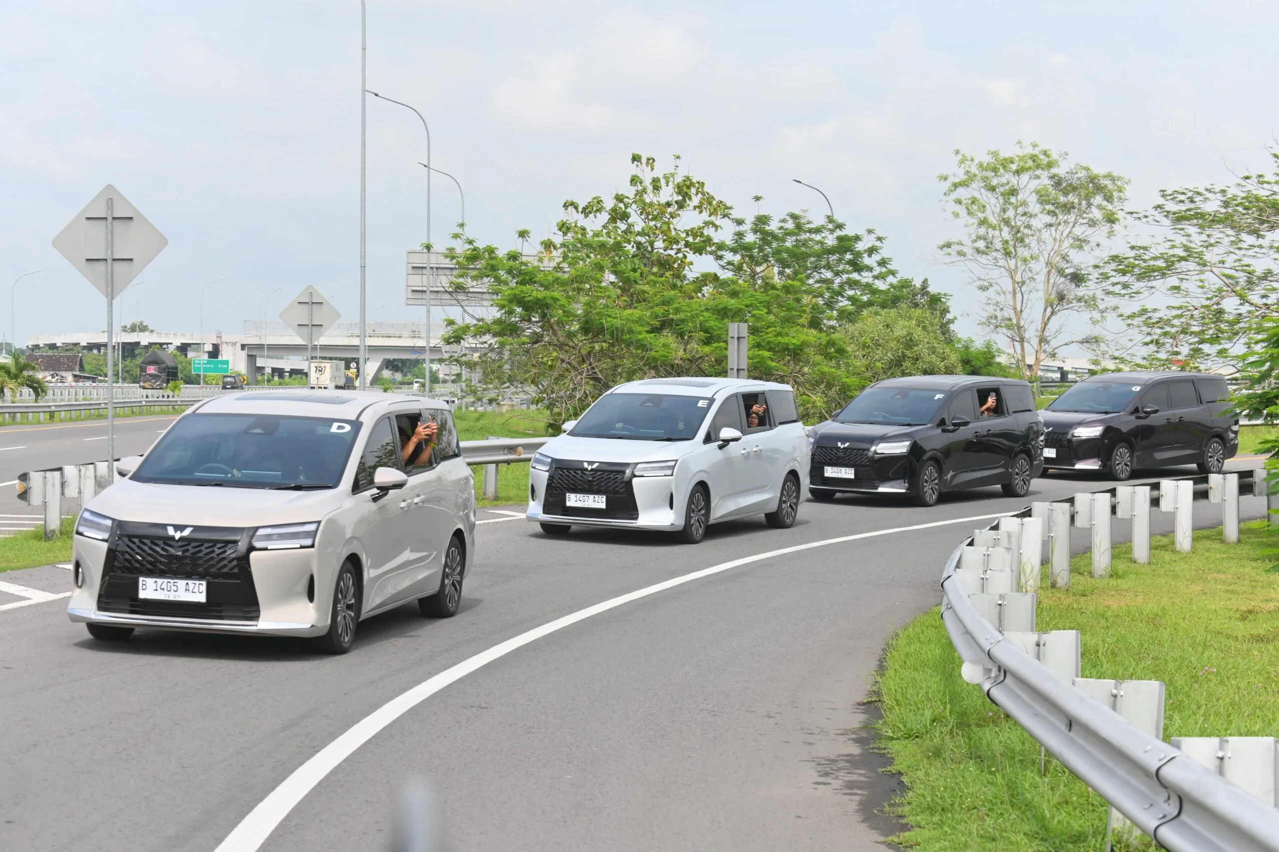 Duduk di Bangku Baris Kedua Wuling Darion: Terasa Cukup Premium dan Istimewa
