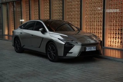 Review Lexus ES Terbaru: Nyaman Harian, Asyik Disetir