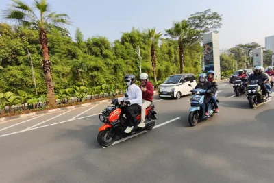 BBM Langka, Motor Listrik Indomobil Makin Laris