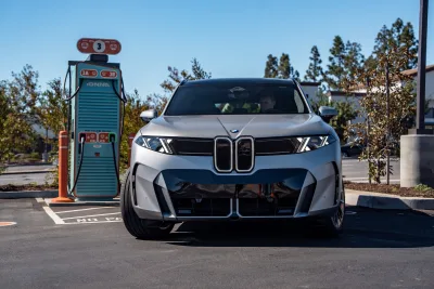BMW iX5 Pamer Cas Super Cepat 460 kW!