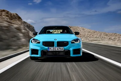 BMW M2 M xDrive Terbaru: Makin Cepat dengan Penggerak AWD