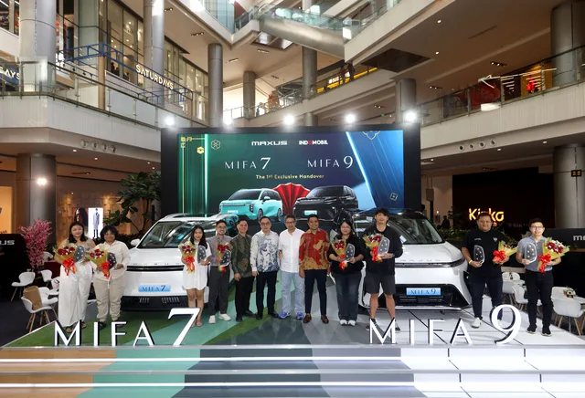 Maxus Serahkan Unit Pertama Mifa 7 dan Mifa 9 kepada Pelanggan