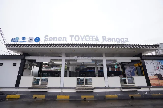 Halte Transjakarta Senen Kini Bernama Halte Senen Toyota Rangga