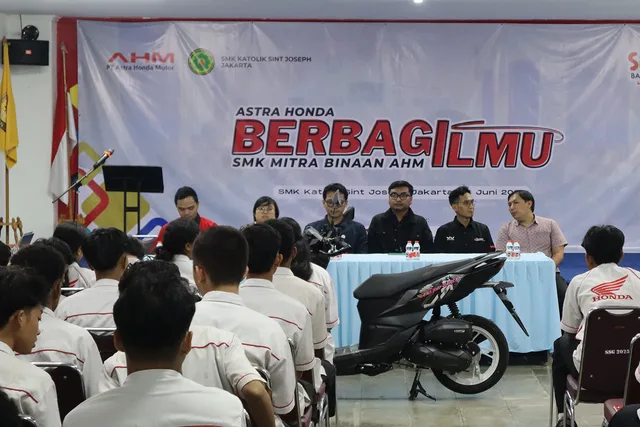 AHBI Kenalkan Teknologi Honda Vario 125 Street kepada Siswa SMK Sint Joseph