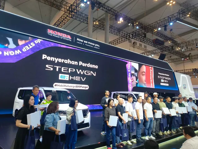 Honda Serahkan 20 Unit Pertama Step WGN e:HEV kepada Konsumen