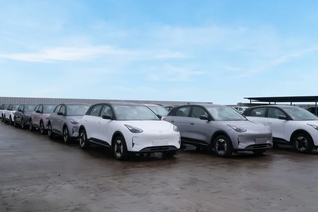 Geely Distribusikan 1.000 Unit Geely EX2 ke Dealer Resmi