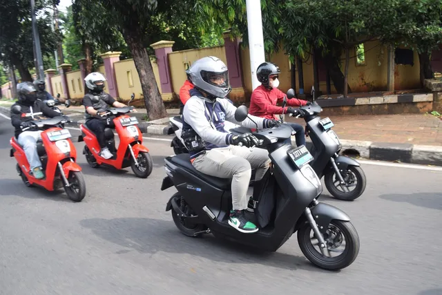 Cara Berkendara yang Aman dan Nyaman dengan Honda EM1 e: