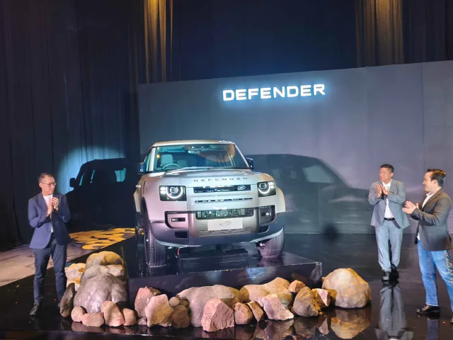 Land Rover Defender 2026 Dirilis, Punya Dua Pilihan Warna Baru