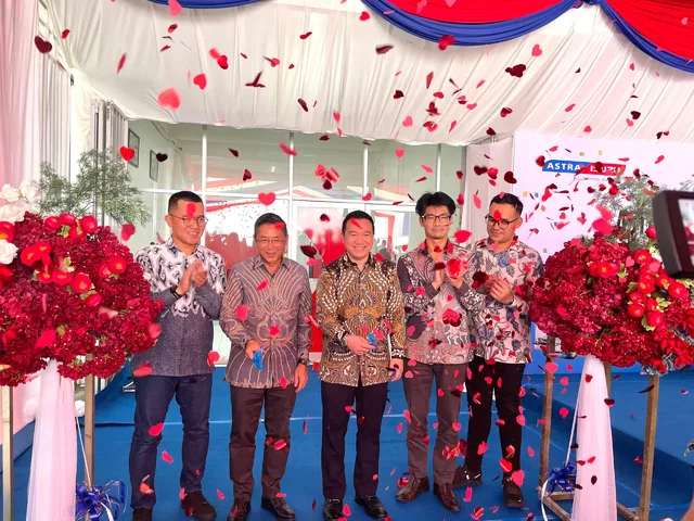 Isuzu Resmikan Dealer Astra Isuzu Kendari