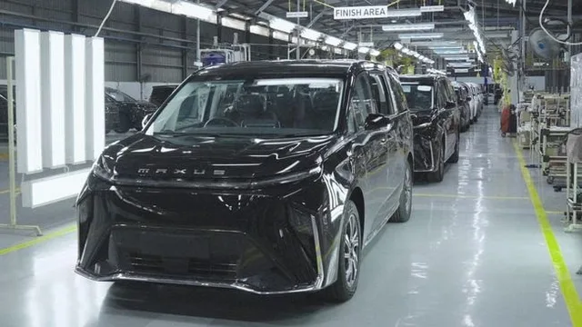 Maxus Serahkan Mifa 7 dan Mifa 9 Produksi Lokal Pertama ke Konsumen