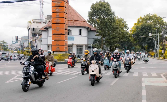 Komunitas dan Riders Rayakan Ulang Tahun Pertama Scomadi Bandung Experience Center