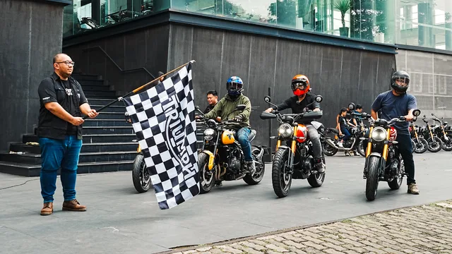 Triumph Lakukan Handover Perdana kepada Konsumen
