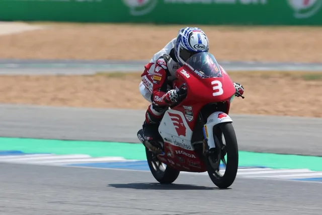 Sempat Pimpin Balapan, Pembalap Astra Honda Melaju Kencang di ATC Buriram