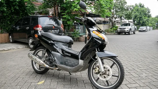 Menolak Punah: Kisah Yamaha Nouvo 2002, Sang Pelopor Skutik yang Terlahir Melampaui Zamannya
