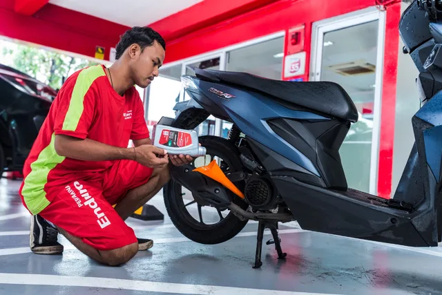Empat Cara Mengenali Oli Pertamina yang Asli dan Palsu