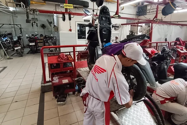 Spesial Hari Kartini, Ada Diskon Jasa Servis Motor Matic Honda di AHASS Jakarta - Tangerang