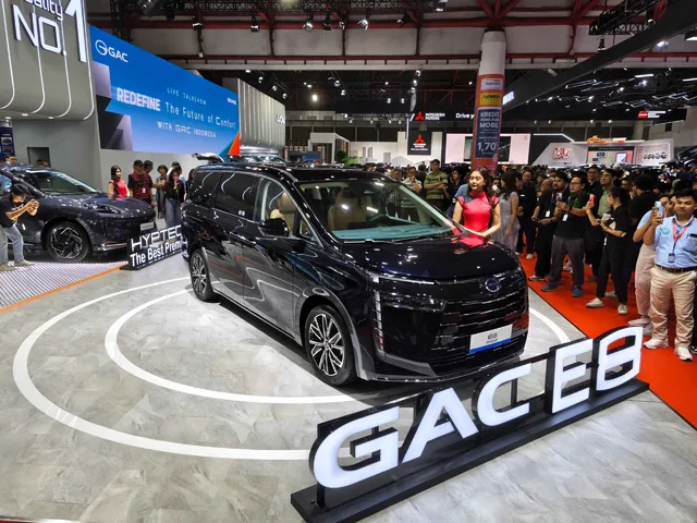 GAC Perkenalkan E8, MPV Mewah Berteknologi PHEV
