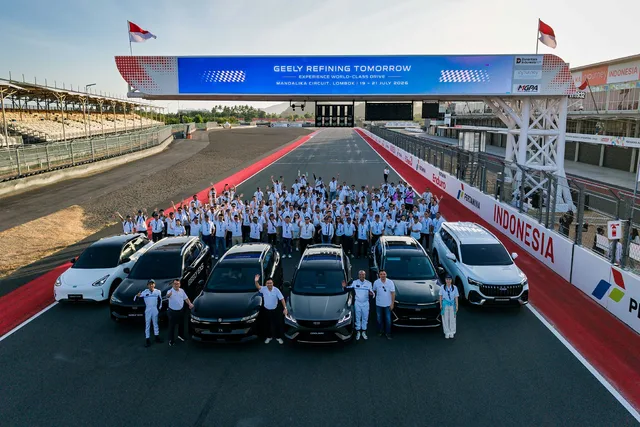 Menguji Ketangguhan Geely di Sirkuit Mandalika: Dari Sensasi SUV Coolray Hingga Inovasi Luxury EV ZEEKR