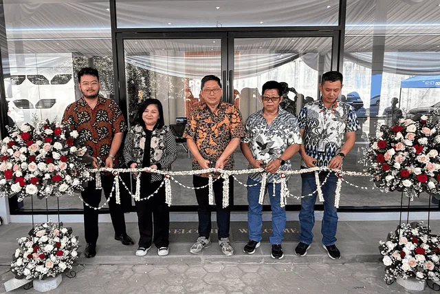 Polytron Resmikan Tiga Showroom Mobil di Jakarta Timur, Bekasi, dan Bandung