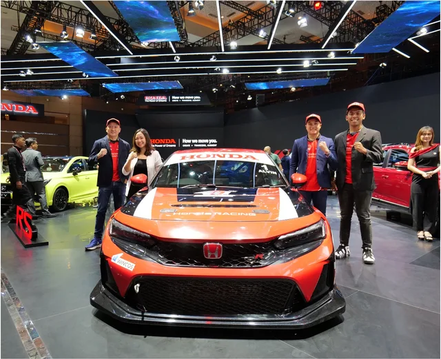 Honda Tampilkan Civic Type R dengan Livery Spesial di IIMS 2025