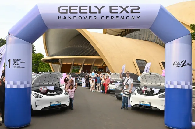 Geely Serahkan EX2 Secara Serentak di Indonesia dan Thailand