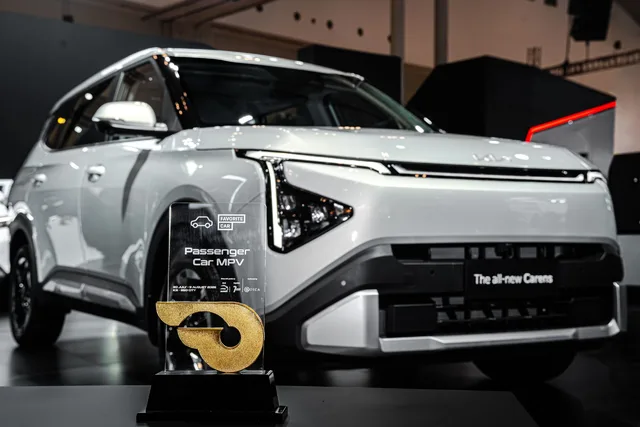 Kia Carens Sabet Gelar MPV Favorit di GIIAS 2026, Siap Masuk Era Mobil Listrik