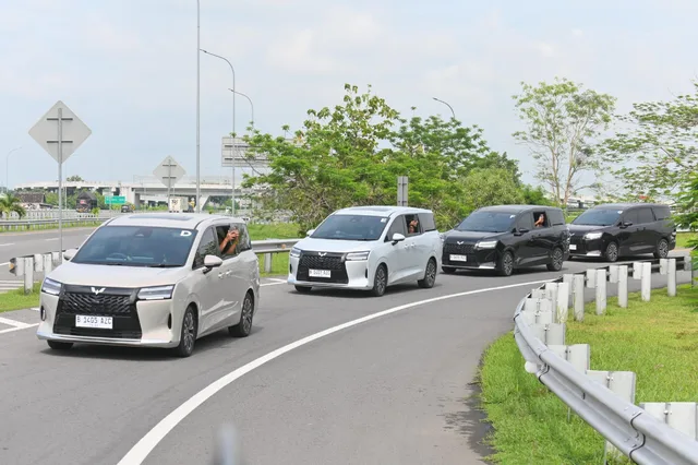 Duduk di Bangku Baris Kedua Wuling Darion: Terasa Cukup Premium dan Istimewa