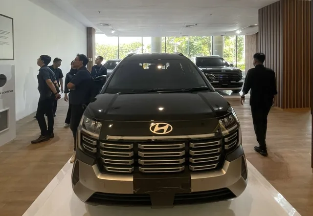 Hyundai Stargazer Cartenz & Cartenz X Sambangi Surabaya lewat Mall Exhibition
