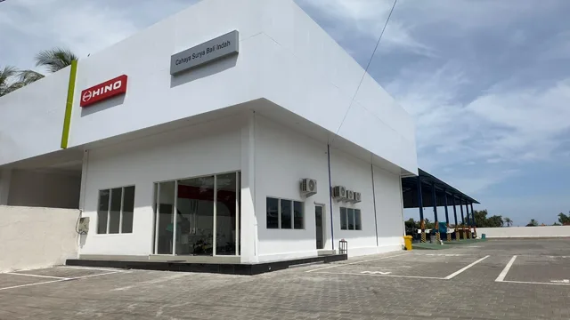 Hino Resmikan Outlet Baru di Singaraja
