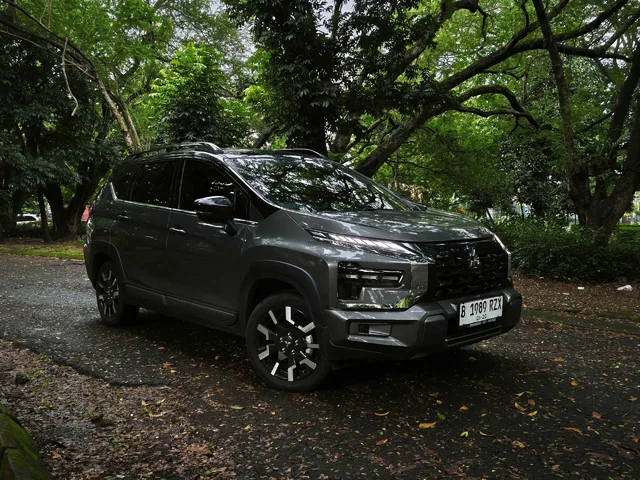 Review Mitsubishi Xpander Cross Facelift: Masih Idealis, Tapi Tambah Ganteng