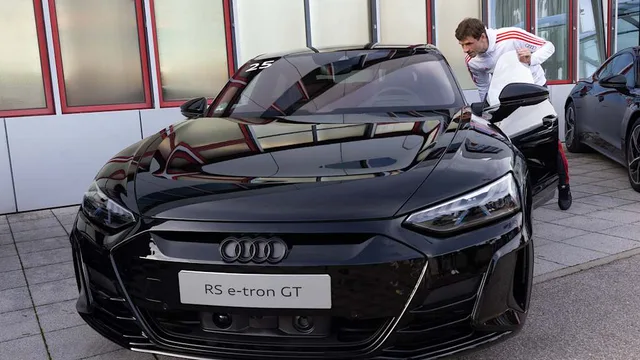 Seleranya Keren, Ini Mobil Terbaru Thomas Mueller, Pemain Bayern yang Akan Tinggalkan Tim