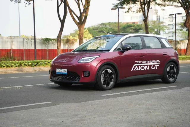 Harga dan Jarak Tempuh, Bikin Banyak Orang Jadi Tertarik dengan Aion UT