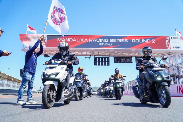 Komunitas Honda Vario 160 Jakarta - Tangerang Jajal Sirkuit Mandalika