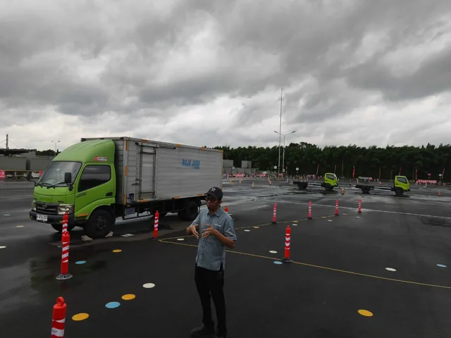 Lihat Lebih Dekat Berbagai Fasilitas Hino Total Support Customer Center
