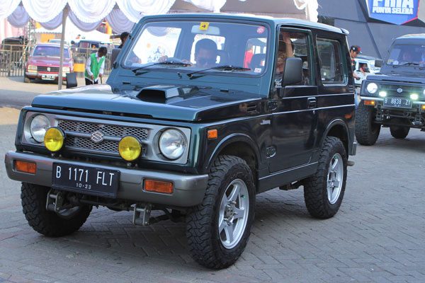  Suzuki  Jimny Dari  Masa  ke  Masa  Tetap dihati Konsumen 